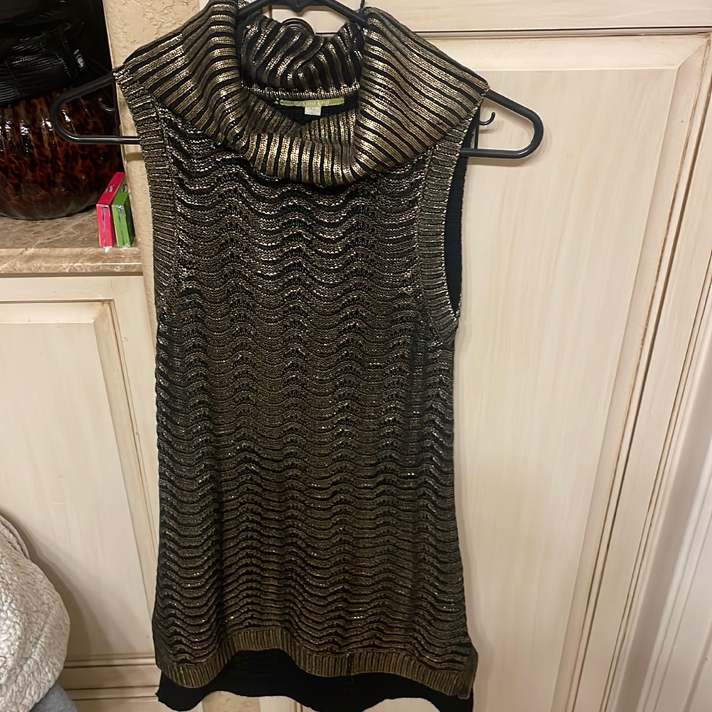 Gianni Bini XS sleeveless sweater top